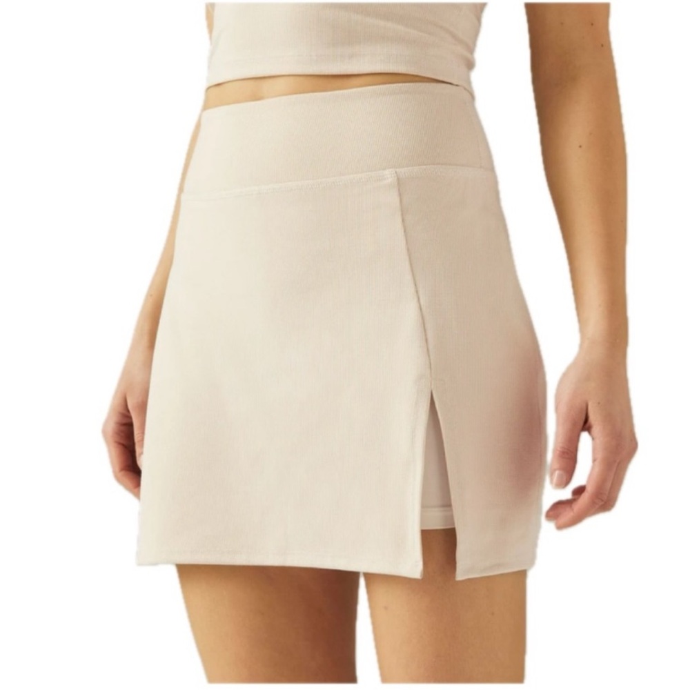 NWT Beyond Yoga Heather Rib Hold Court Skirt Cream Heather size M